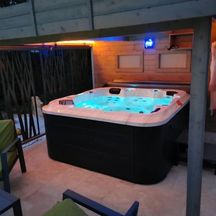 Marcillac-Saint-Quentin"Notre Bastide" Maison Et Table D'Hotes Sur Reservation, Piscine, Climatisation, Jacuzzi, Prise Pour Ve, A 10 Mn De Sarlat住宿加早餐旅馆 外观 照片